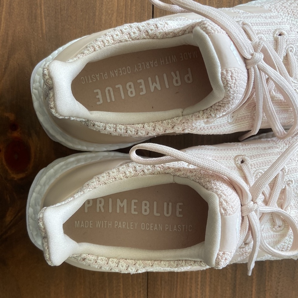 Women’s Adidas Ultraboost DNA Sneakers - Picture 8 of 8